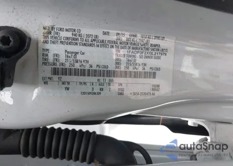 2016 Ford Focus Se z USA, uszkodzony, nr VIN 1FADP3F2XGL217979